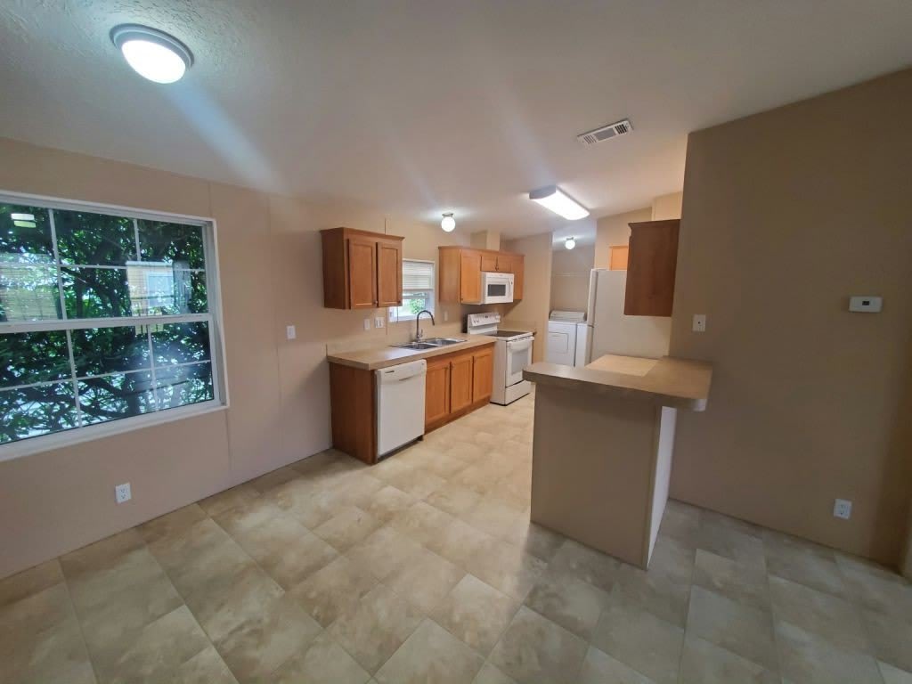 6706 NW 29th Place – photo 4