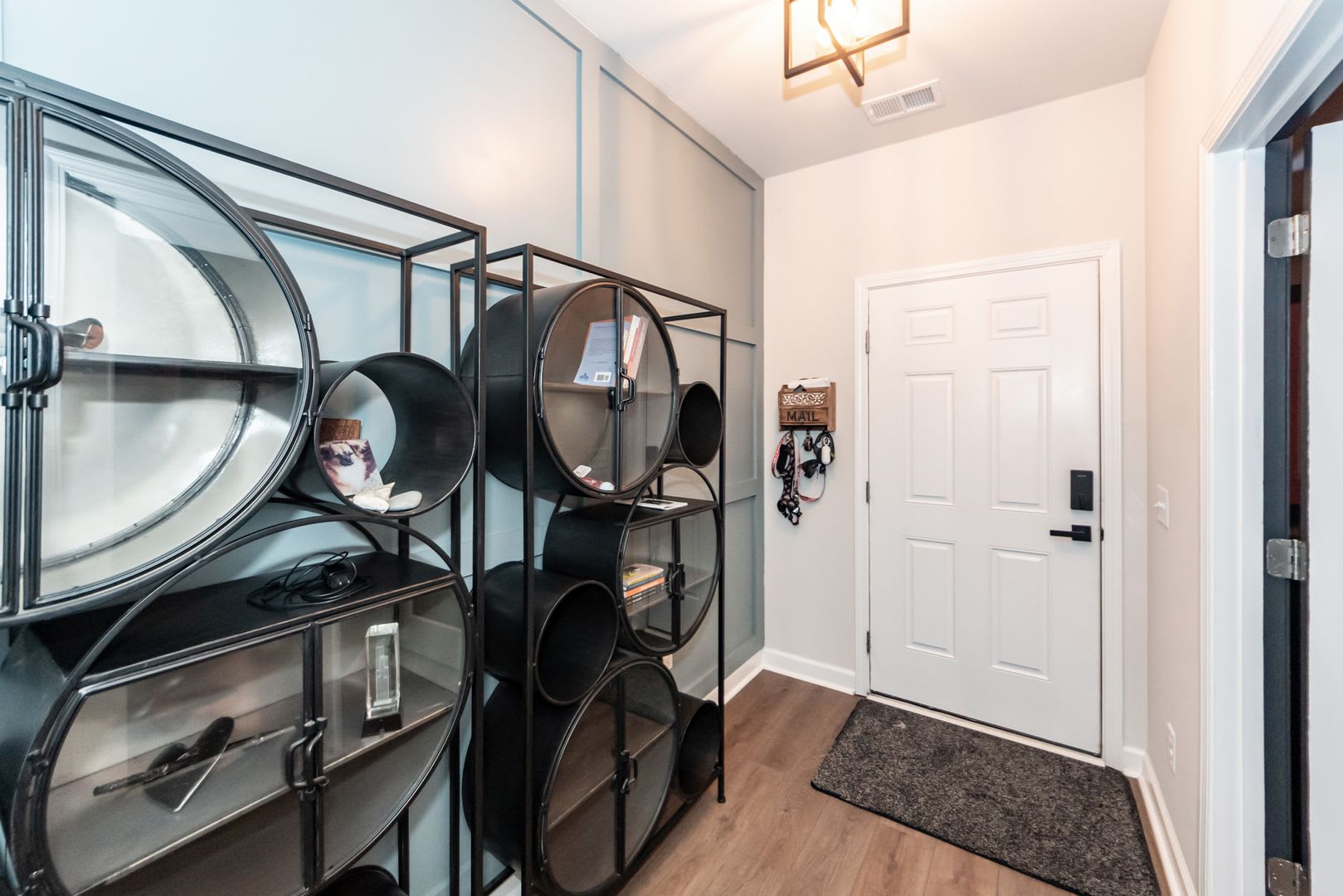 4 Bedroom, 2.5 Bathrooms in Watson Hill – photo 3