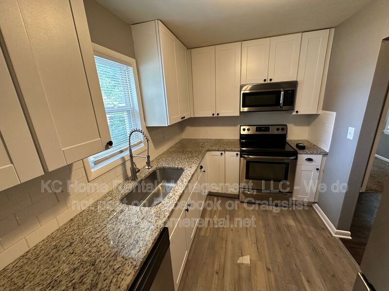 207 E Brown St – photo 4