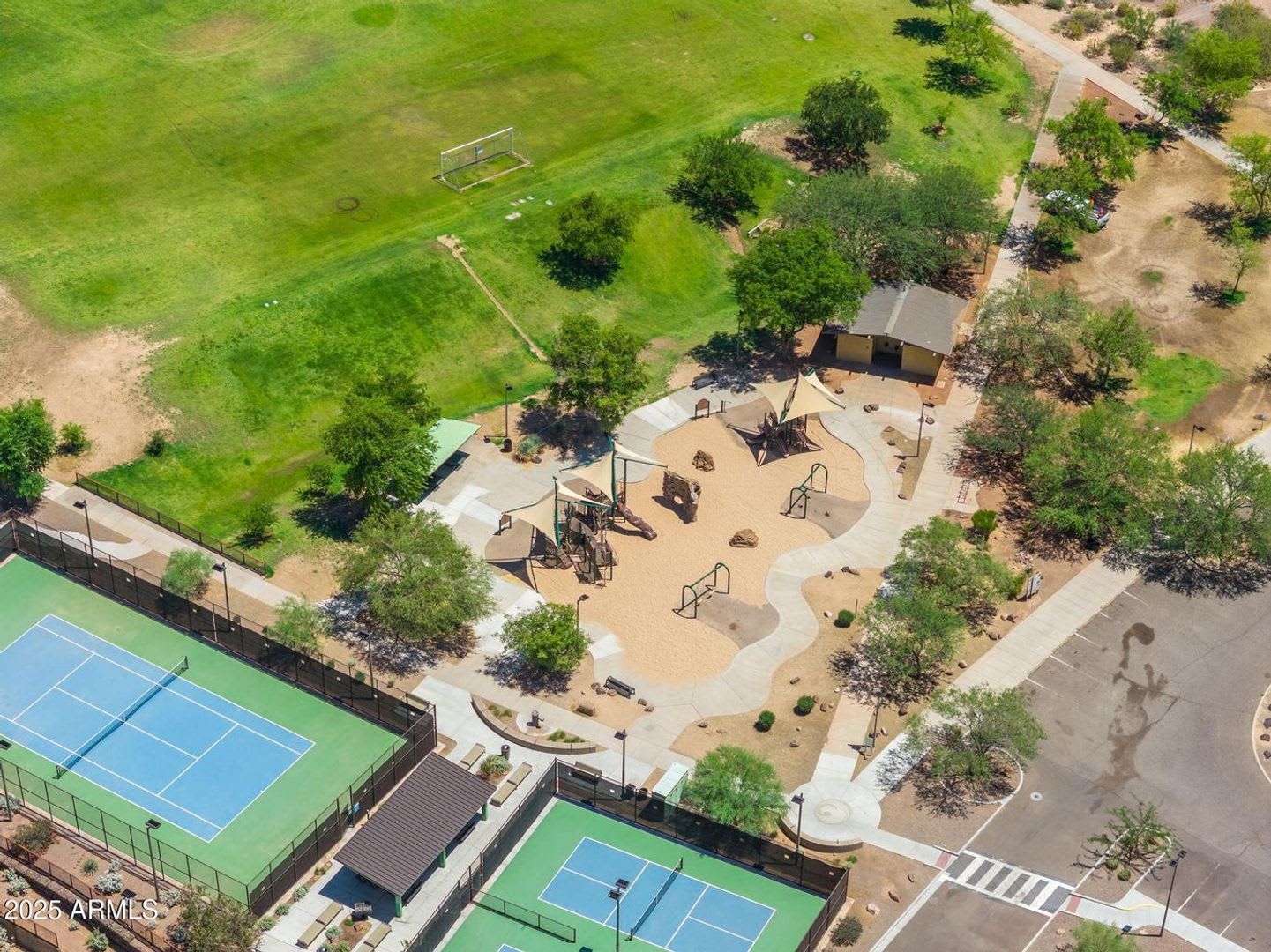 Gorgeous 5 bed 3.5 bath 3 car garage home, 3613 sq ft in established North Phoenix community – photo 3