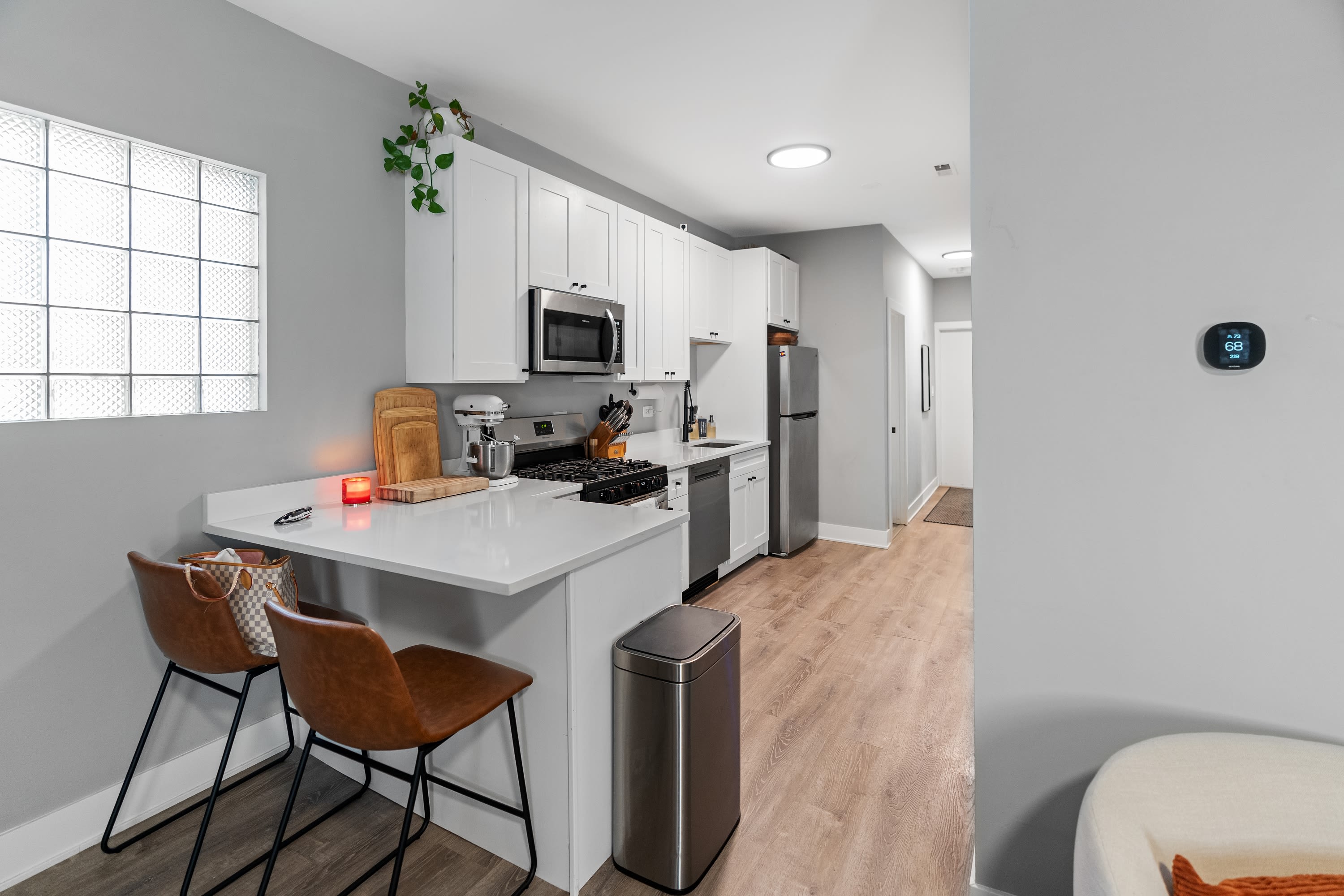 452 North May Street – photo 4