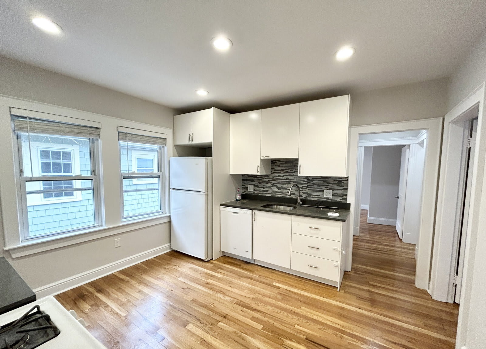 120 Hillside Street – photo 2