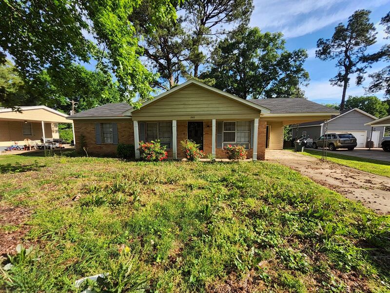 1502 Mary Jane Ave – photo 1