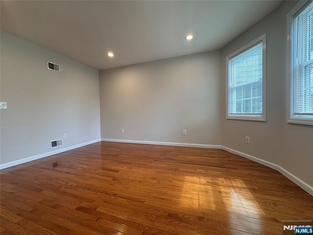 199 Maple Avenue – photo 2