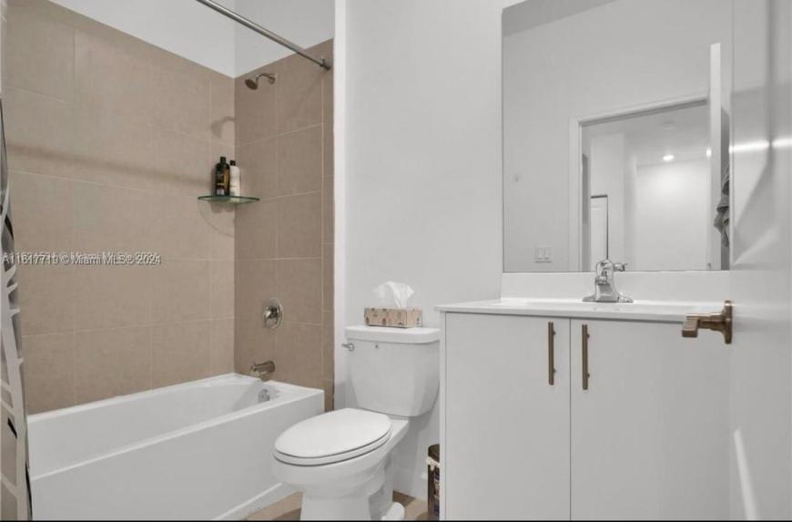 20381 NW 4th Ct – photo 3