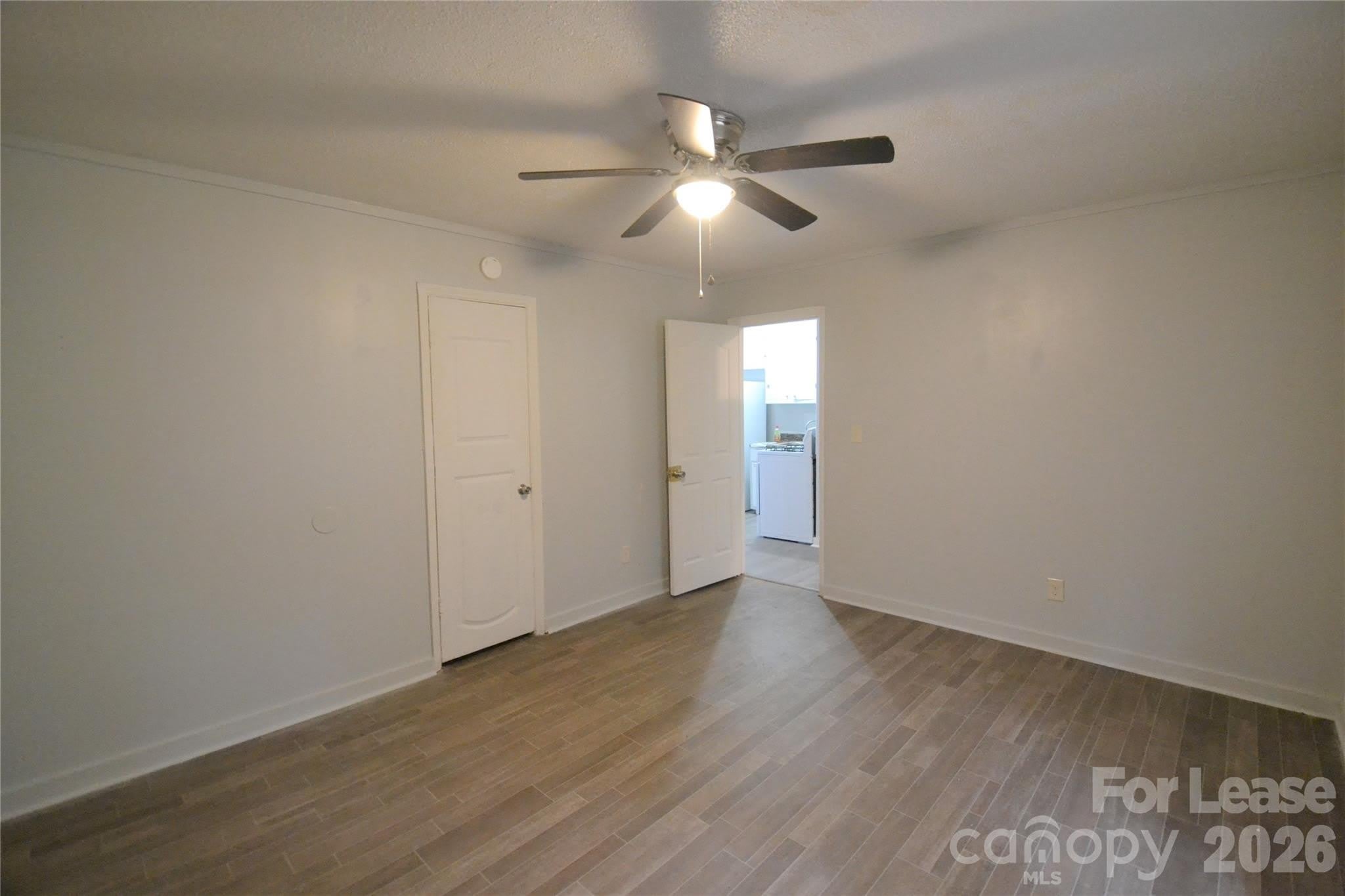 1009 Plymouth Street – photo 5