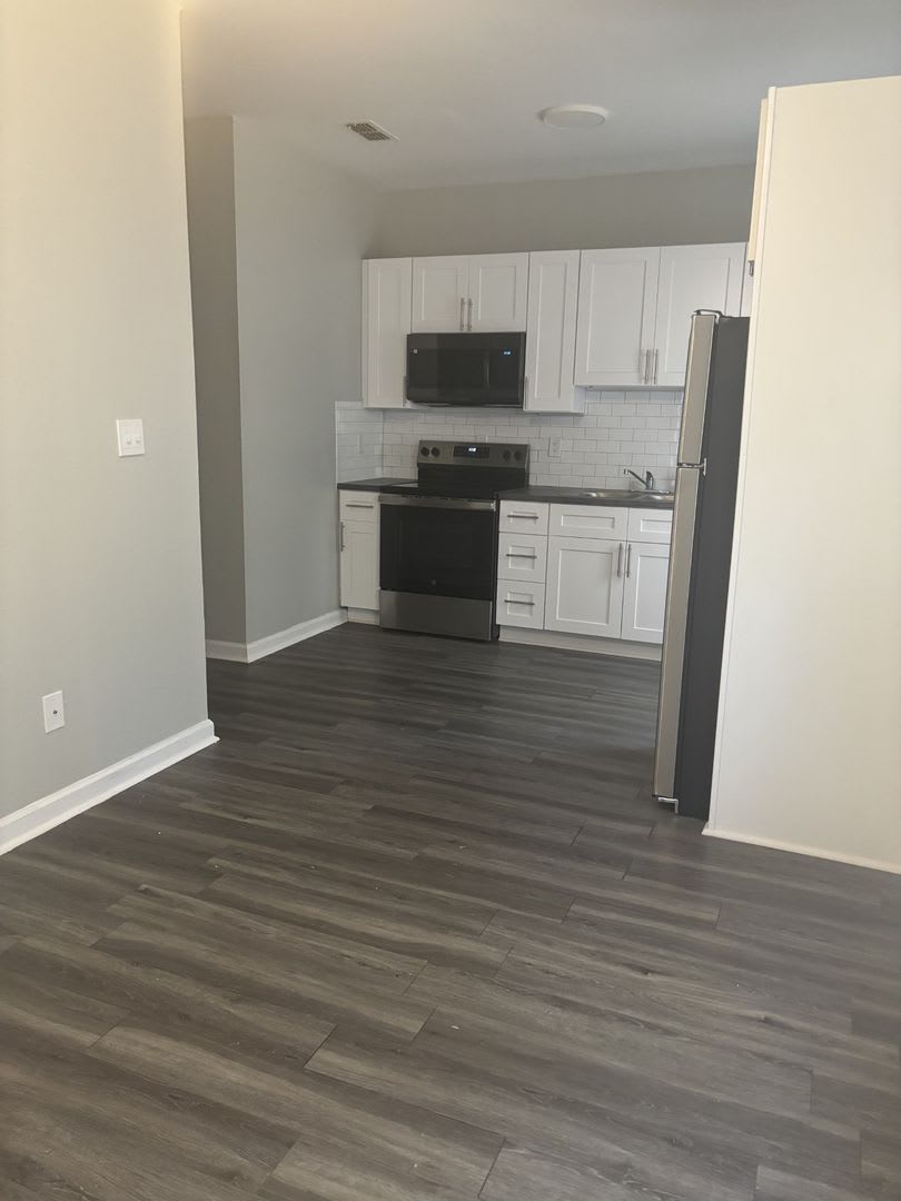 Cozy 3 Bedroom, 1 Bath (Plus Bonus room) Home – photo 3