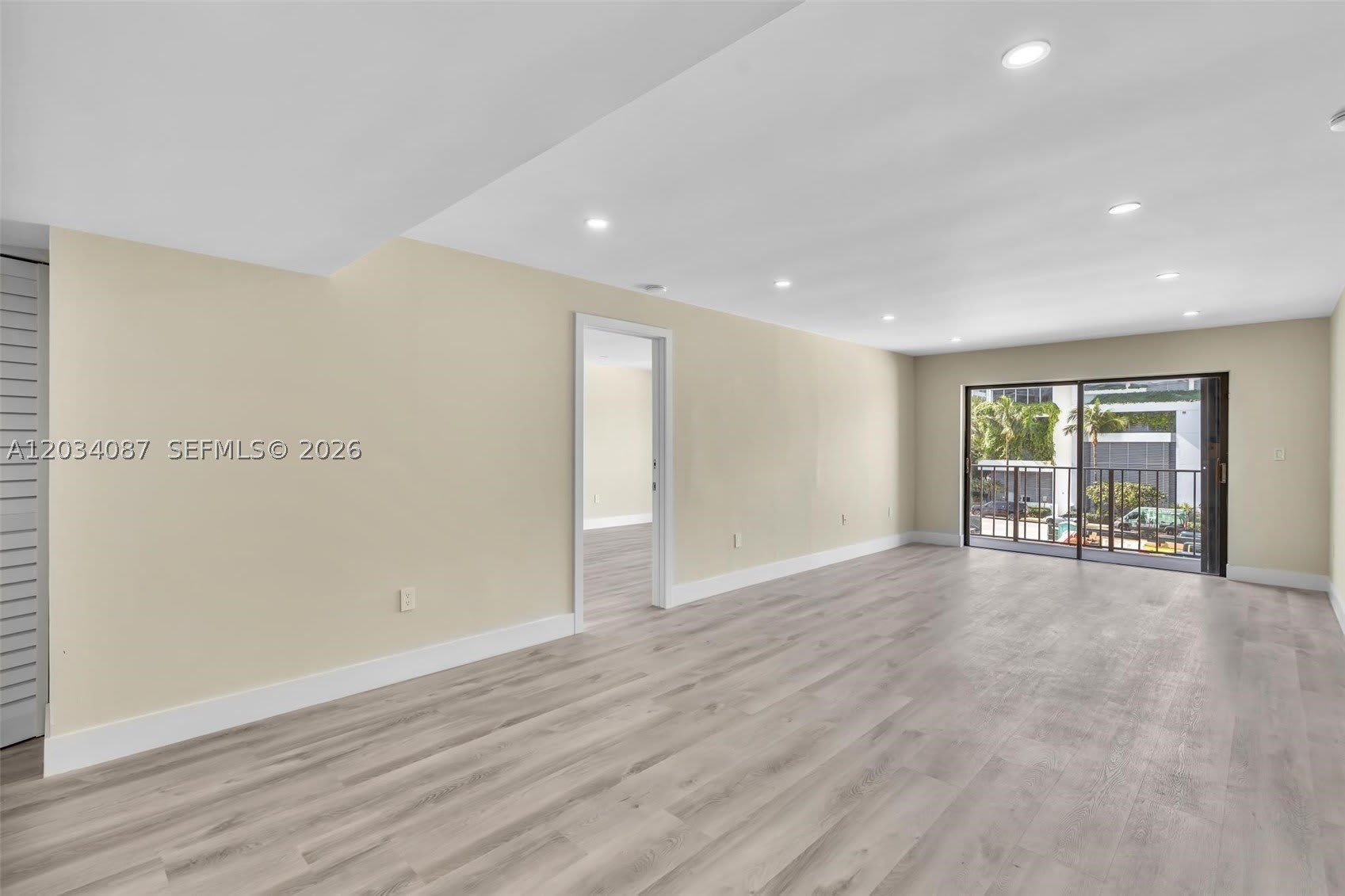 9124 Collins Ave – photo 4