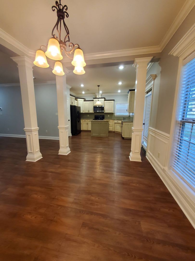 Modern Elegance in the Vineyards: 3-Bedroom Home with Granite Countertops, Wood Floors, and Privacy Fenc – photo 3