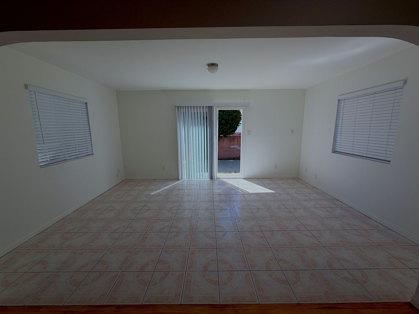 GORGEOUS 4BED/2BTH SINGLE FAMILY HOME IN QUIET AREA OF GRANADA HILLS – photo 3