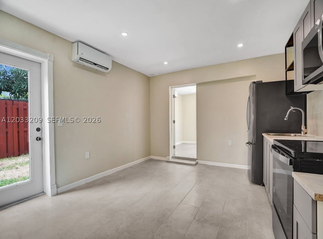 2442 Garfield St – photo 4