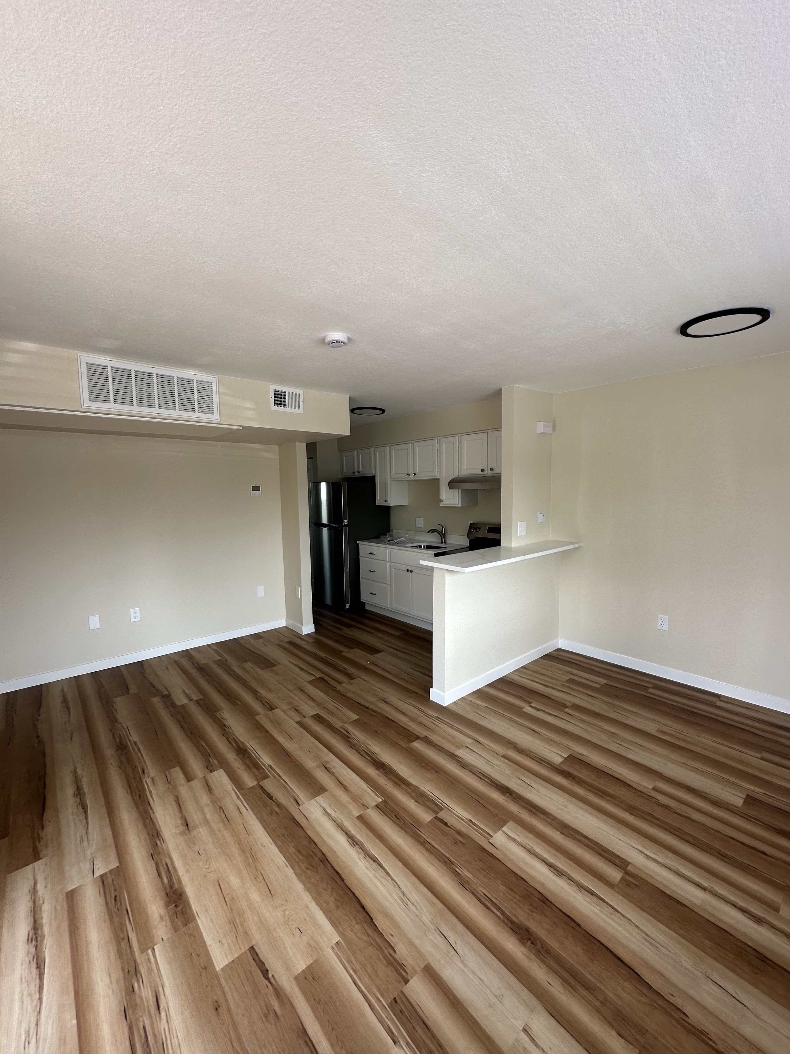 153 South 18th Avenue – photo 4