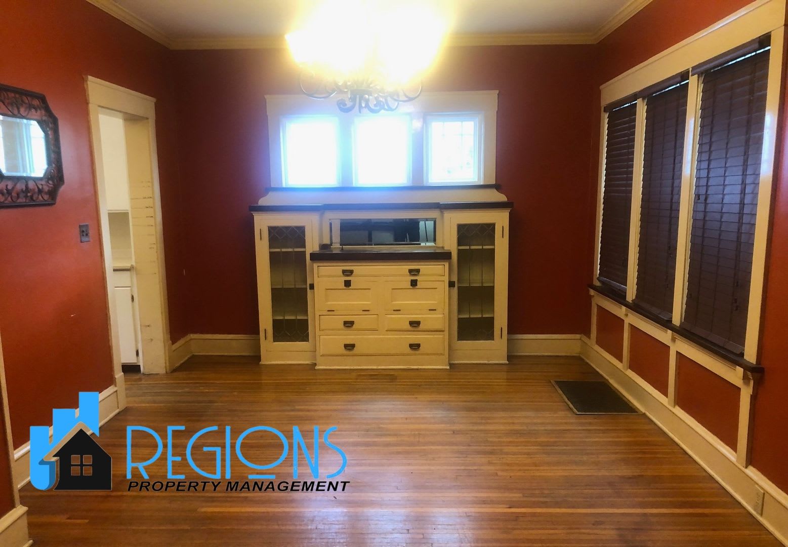 Beautiful 3BR 2 bath home in Bloomington, hardwood floors throughout, convenient location – photo 5