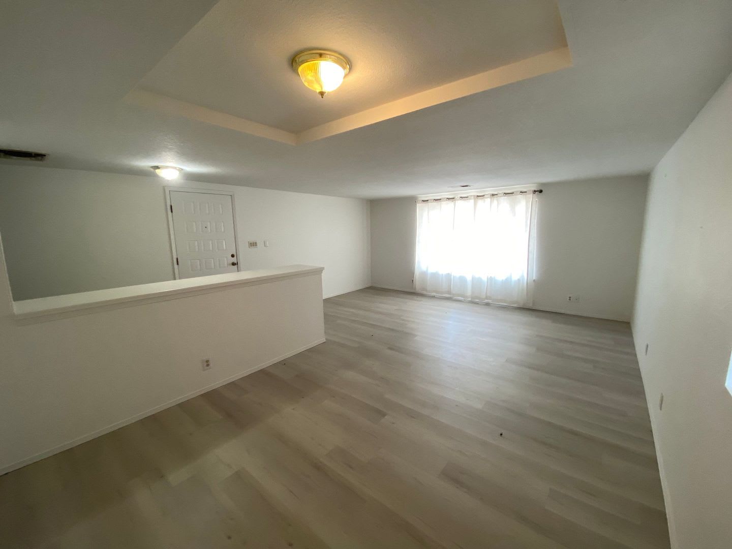 Modern Charm In Taylor Ranch 4 Bed 2 Bath Home With 2 Car Garage – photo 3