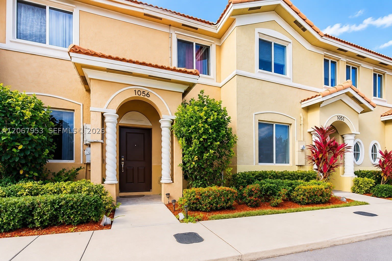 1056 SE 23rd Ave – photo 1