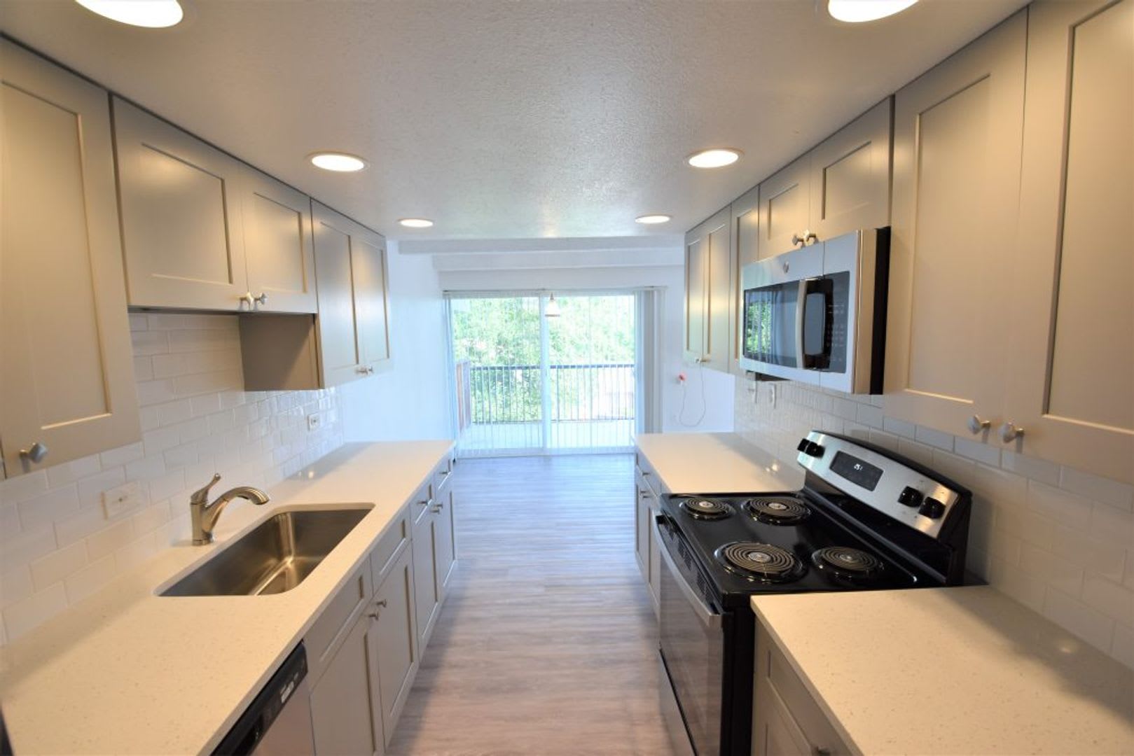 Spacious 2 Bedroom Apartment Near Cu – photo 4