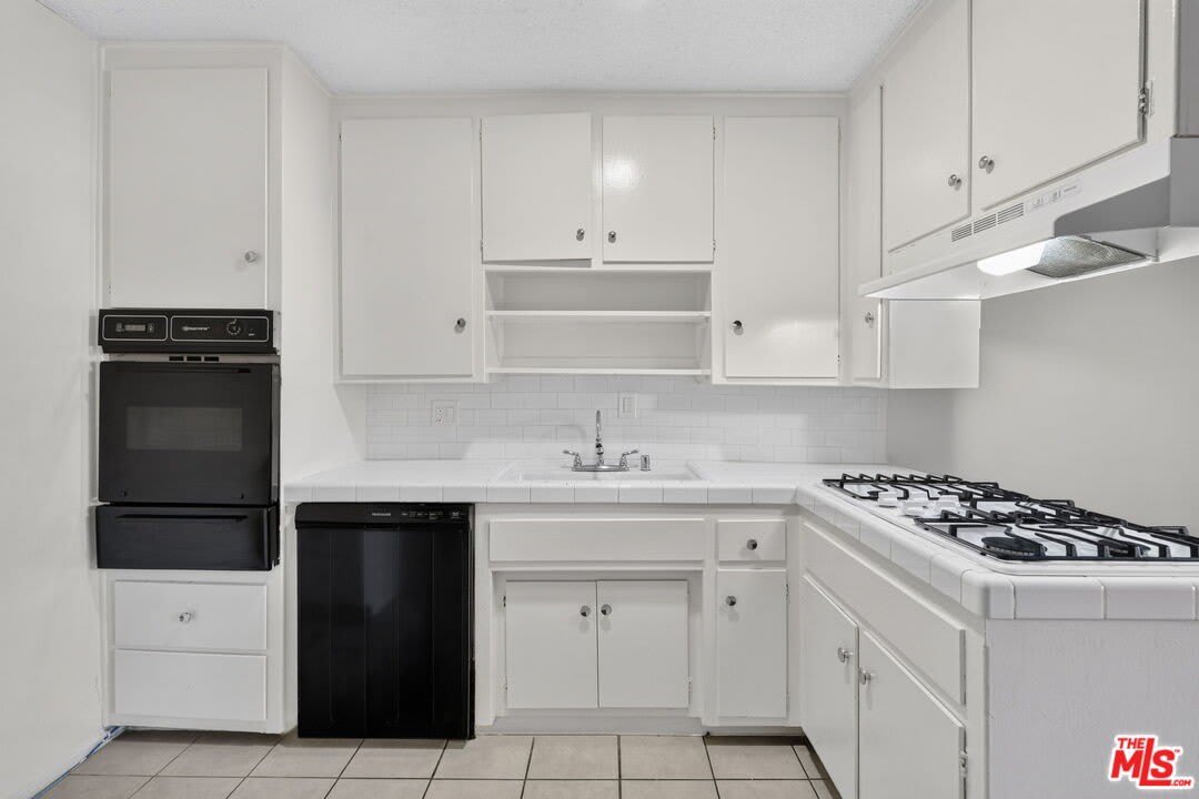 15540 Moorpark St – photo 5