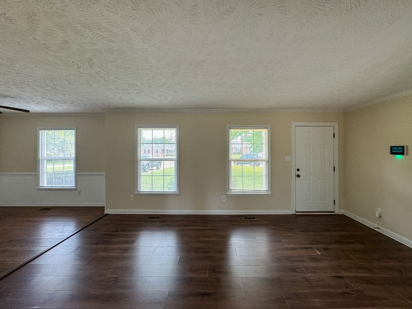 Charming 3 Bed 2 Bath Home Conveniently Located in Fayetteville – photo 4