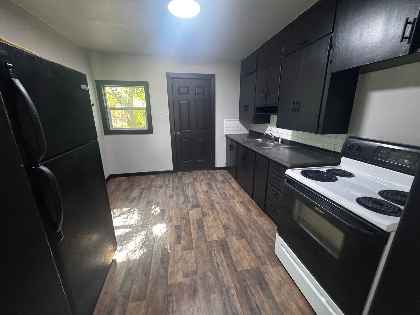 2 Bedroom 1 Bath Home, New Siding and Windows! – photo 4