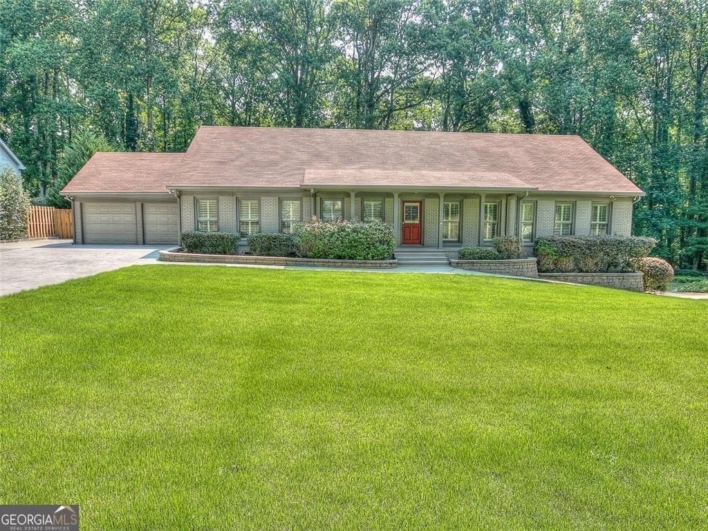 5575 Lake Forrest Drive – photo 1