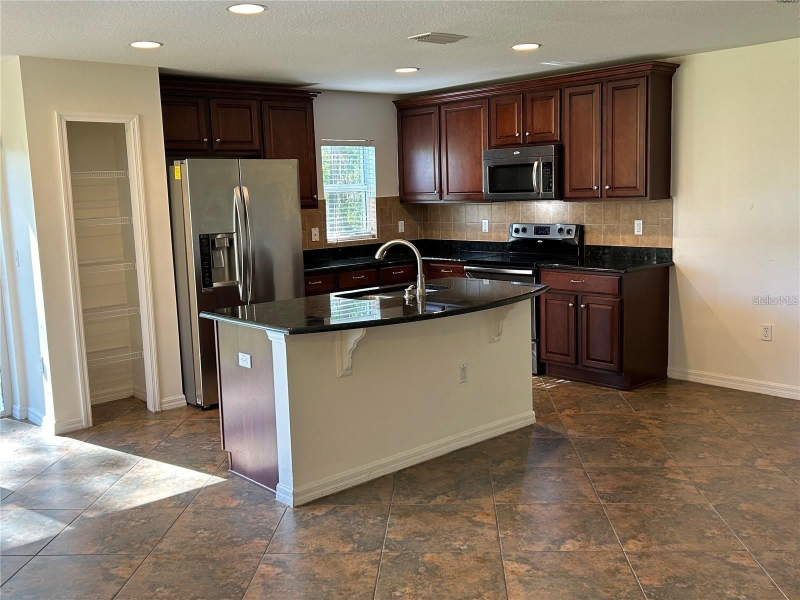 2802 BIRCHCREEK Drive – photo 3