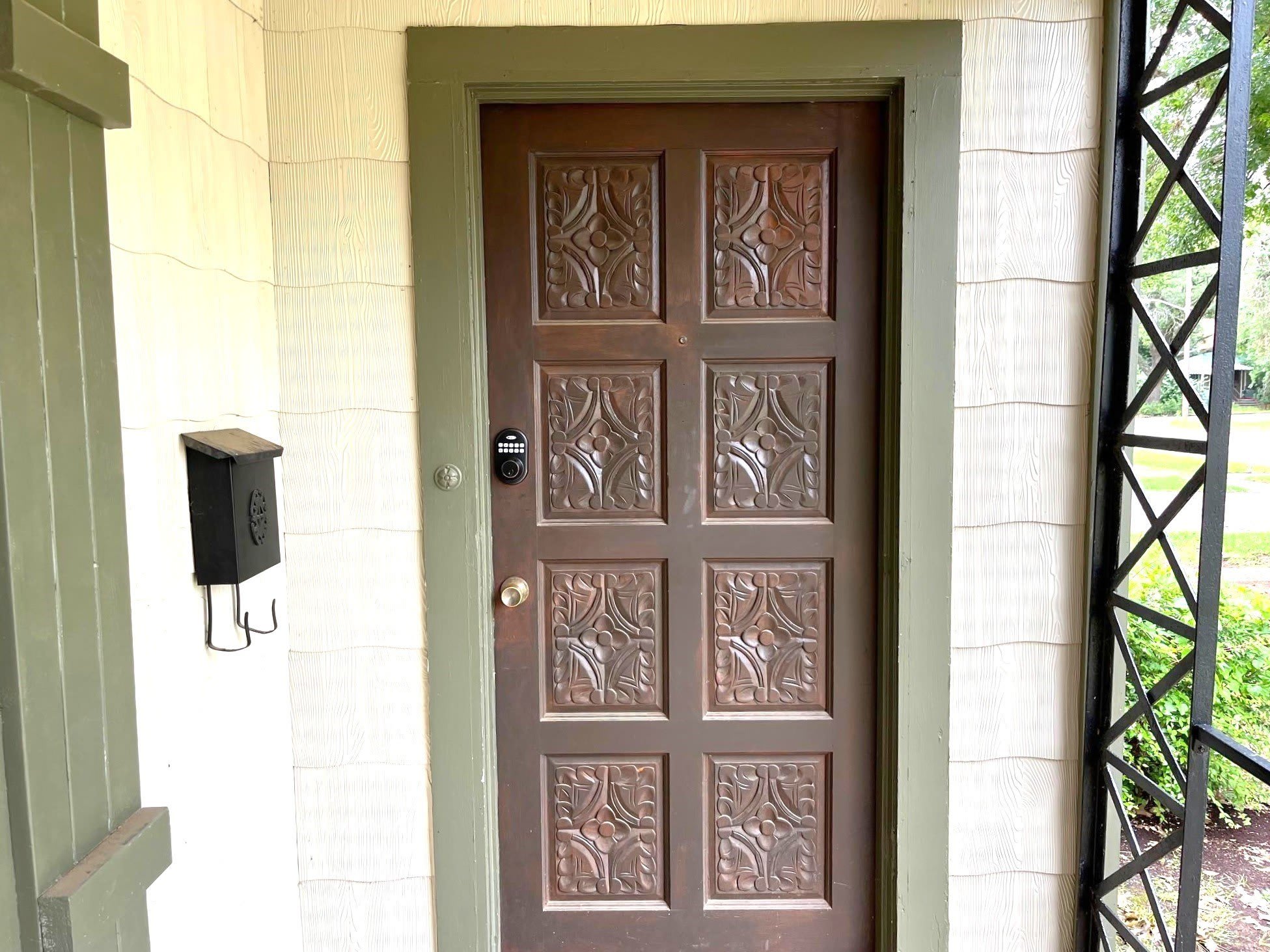 1322 W Bond Street – photo 2