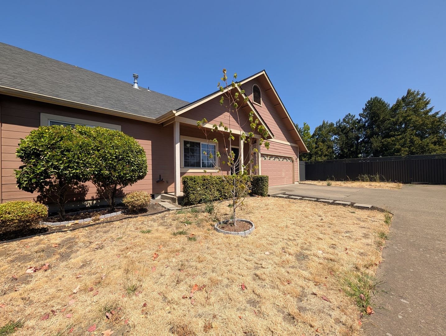 Beautiful 3-Bedroom, 2-Bath Home With Solid Surface Flooring – photo 1