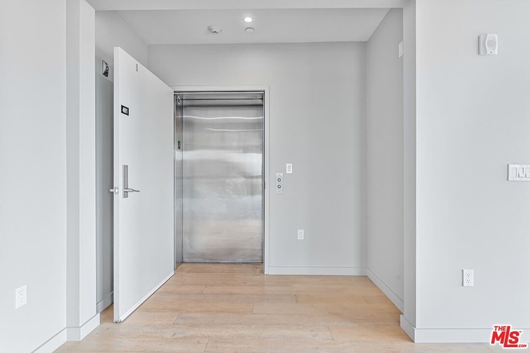 1621 Malcolm Ave – photo 4