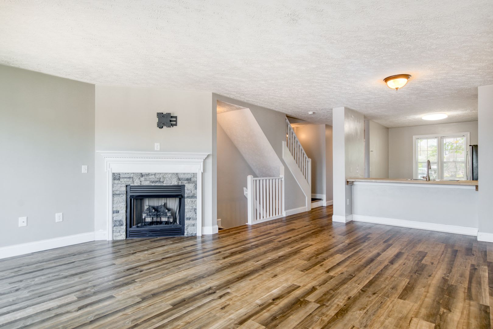 2 Bedroom I Bath Duplex – photo 5