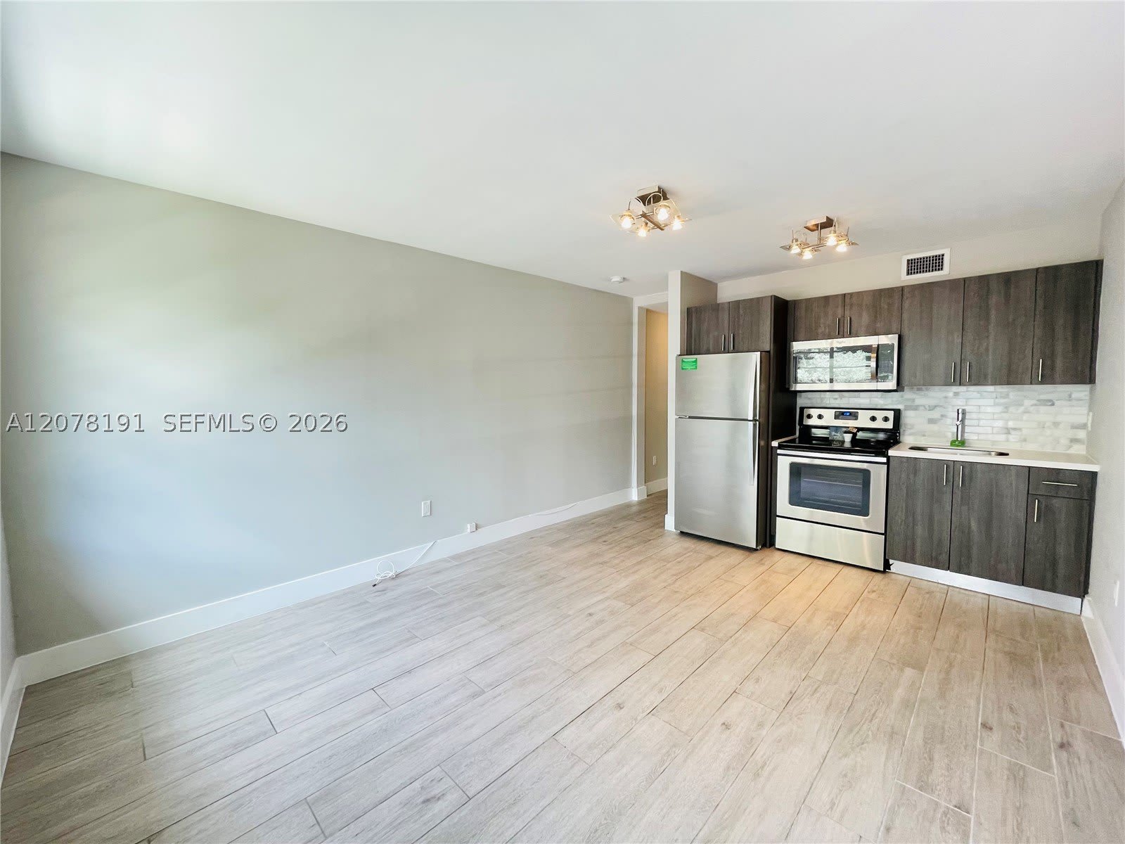 1100 10th St – photo 2