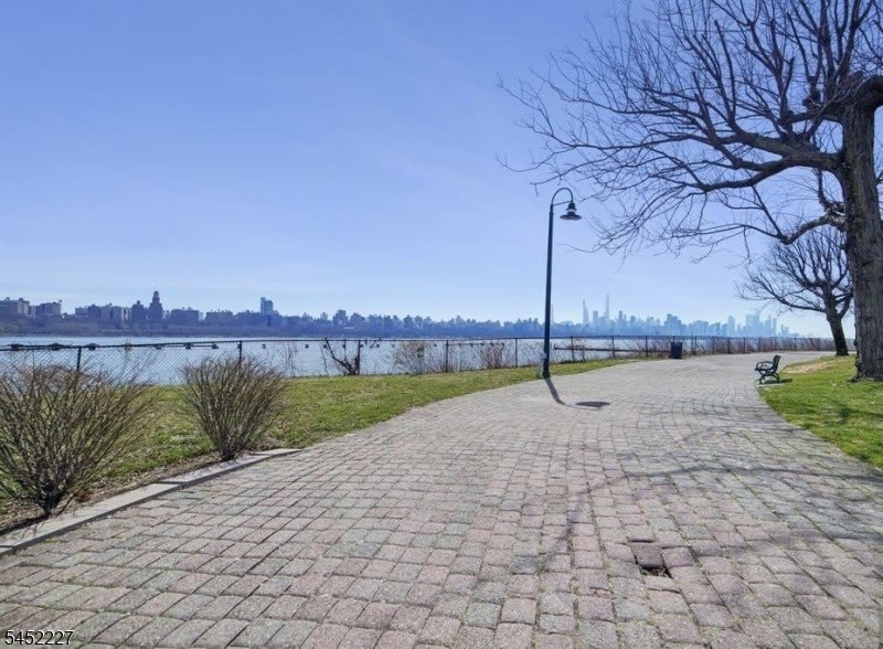 125 The Promenade – photo 4