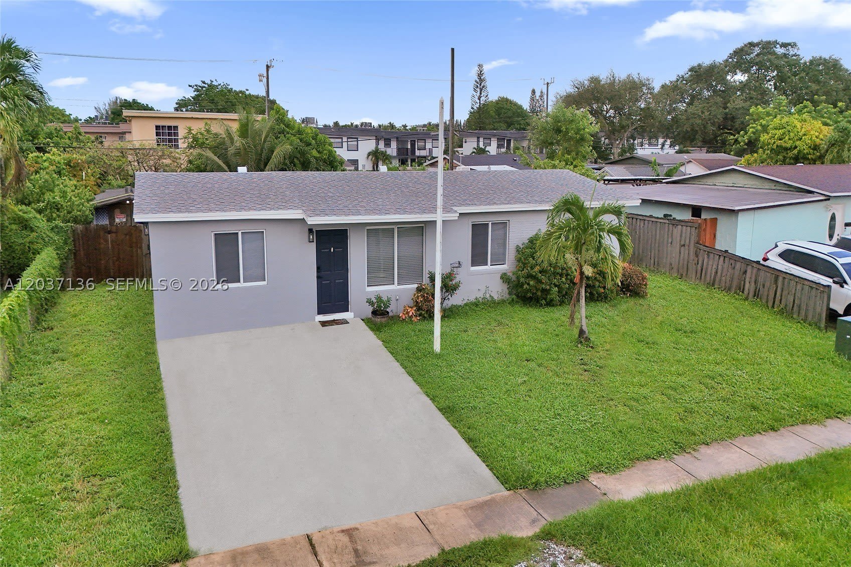 5701 SW 37th St – photo 2