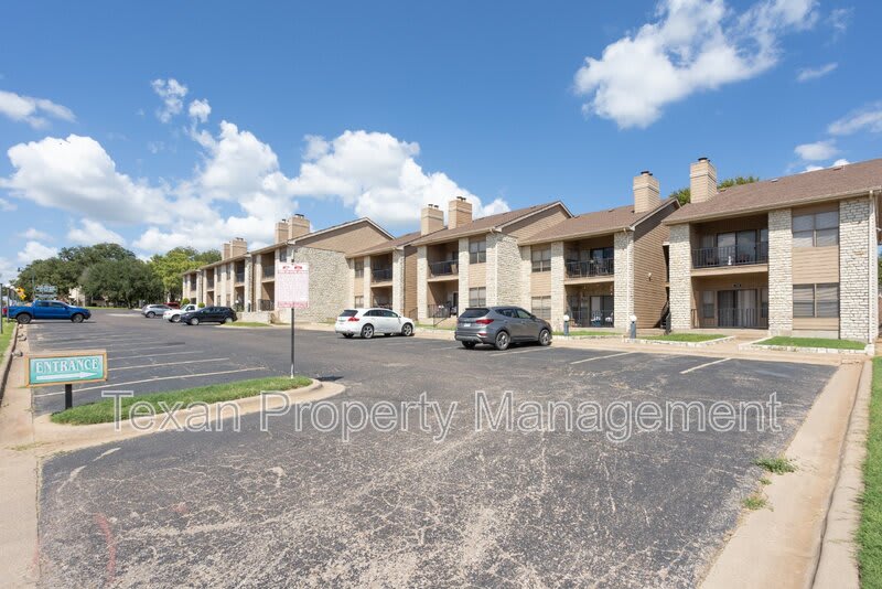 400 E Pearl Street – photo 4