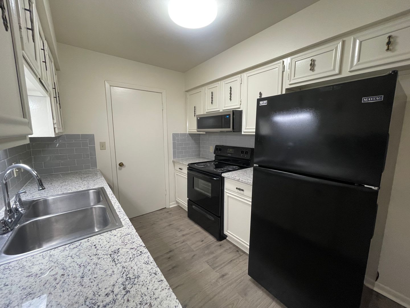 A Great Place to Call Home! Master Bedroom and Bath Downstairs! – photo 4