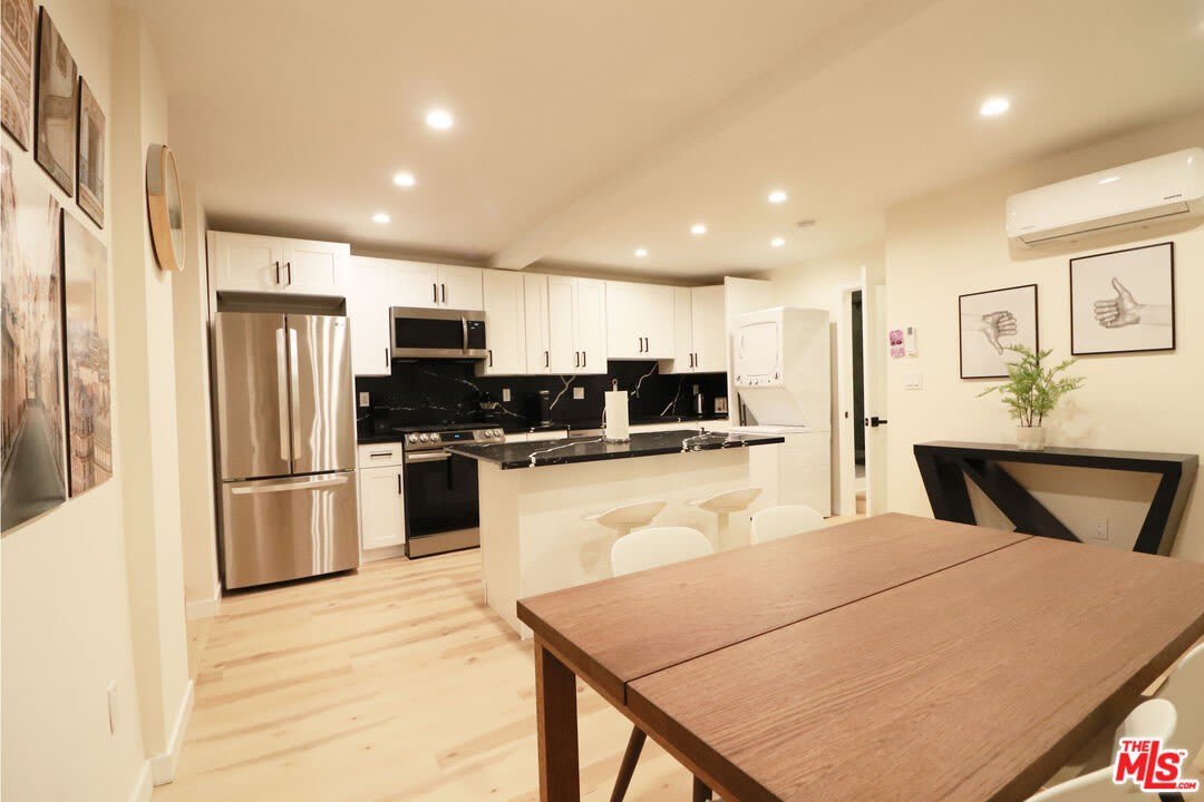 944 N San Vicente Blvd – photo 2