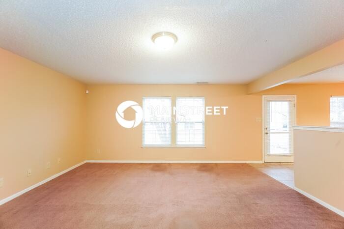 10806 Woods Drive – photo 4