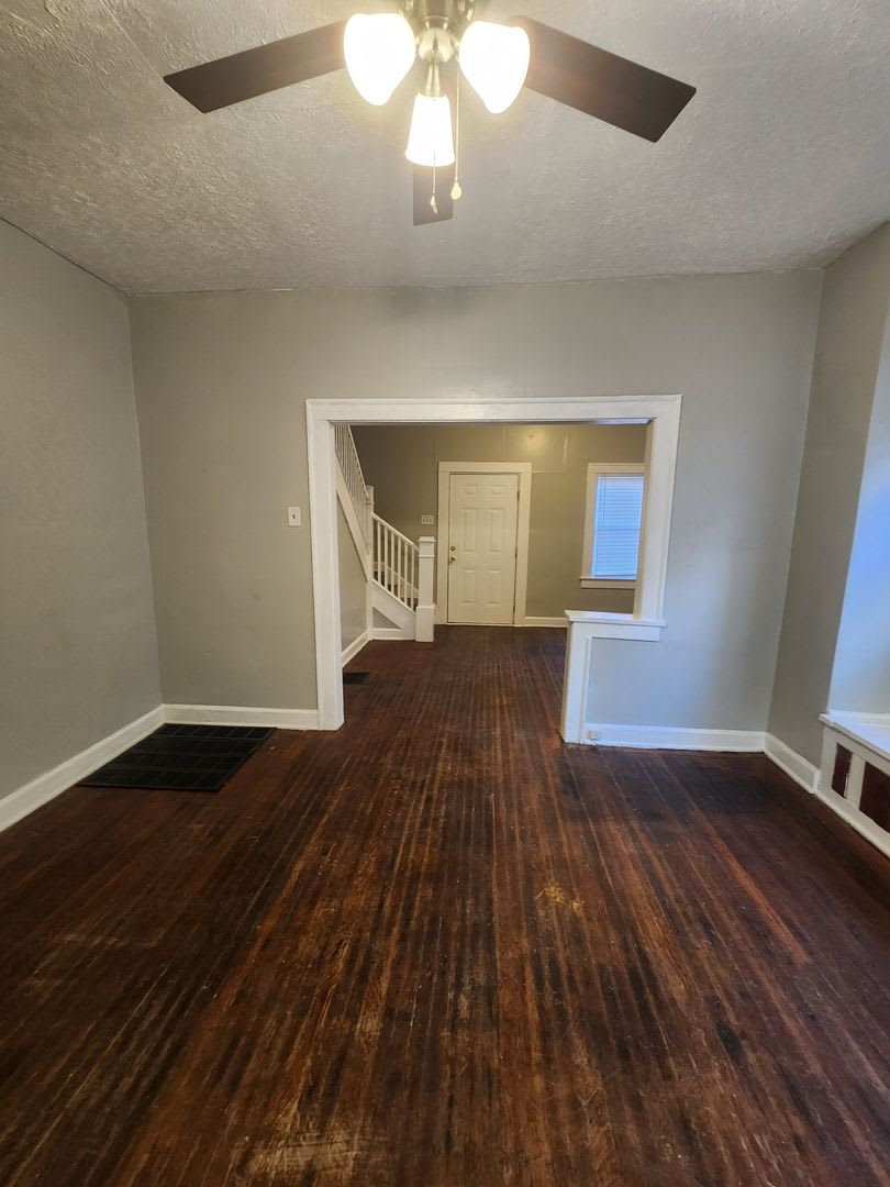 WESTSIDE 2 Bedroom Duplex Located near Harding and 21st Street ( 1/2 Half OFF 2nd Month Rent ) – photo 2