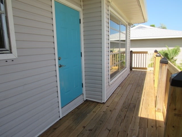 1 bedroom 1 bathroom upgraded duplex – photo 3