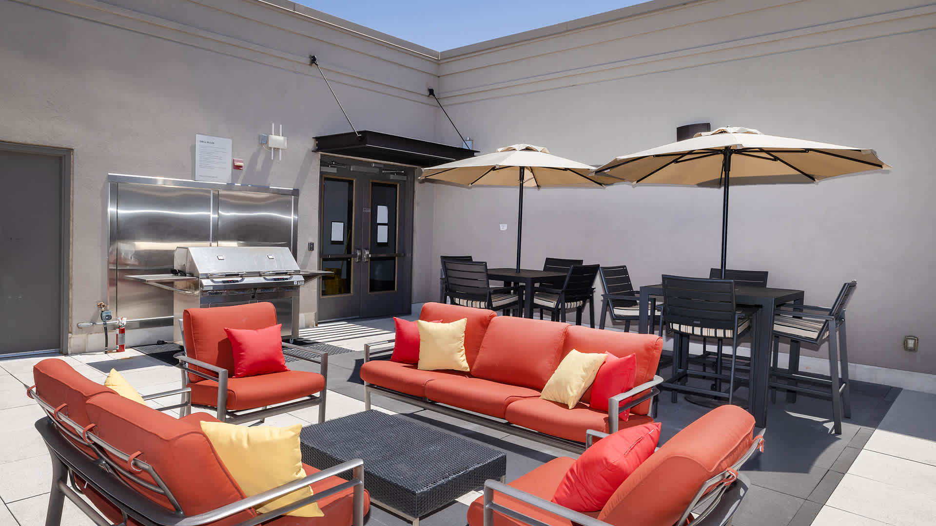 Radius Uptown Apartments – photo 2