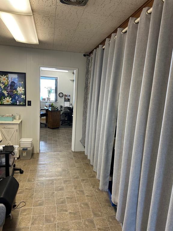 181 Main St – photo 3