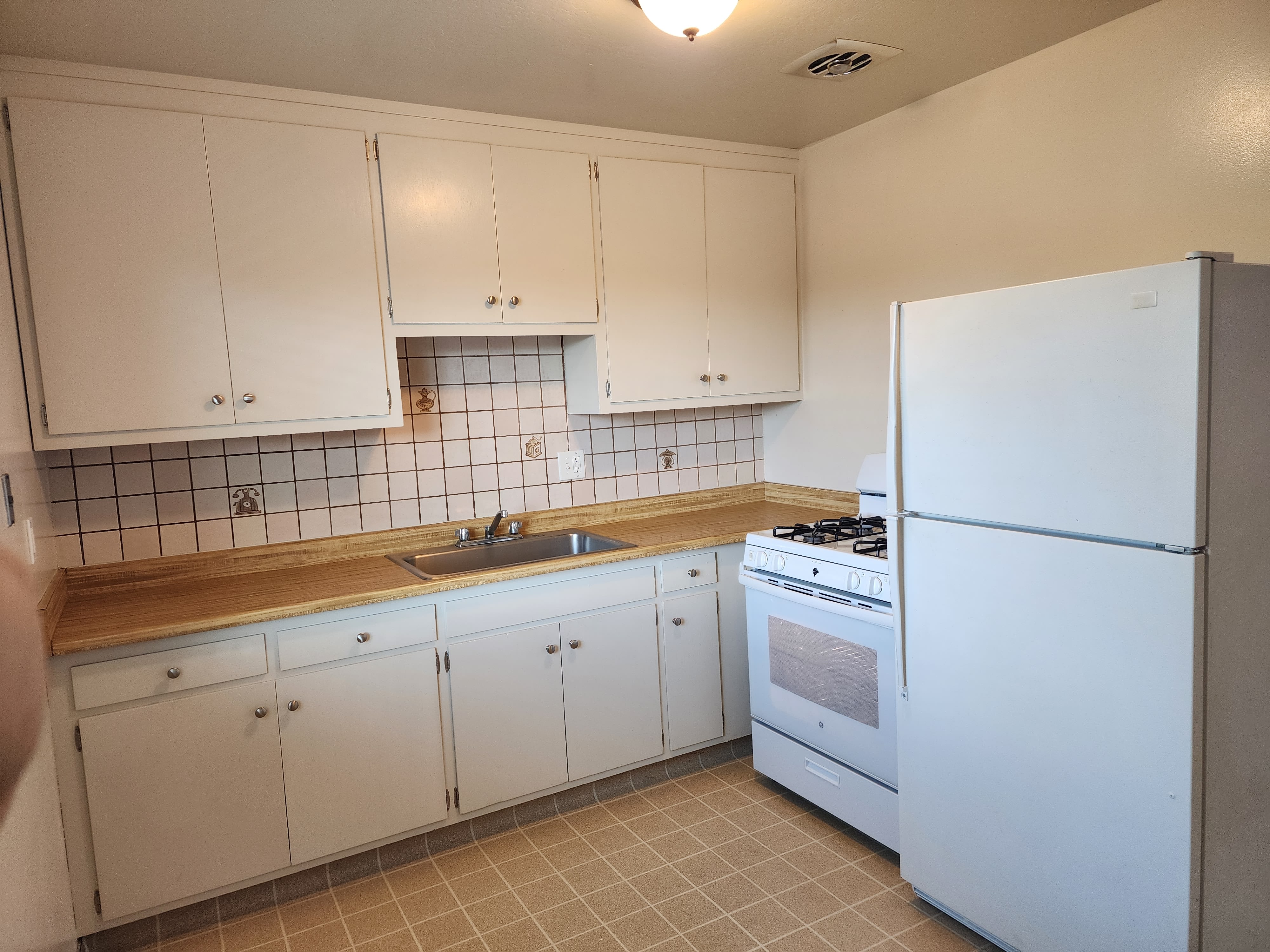16445 Kent Ave – photo 4