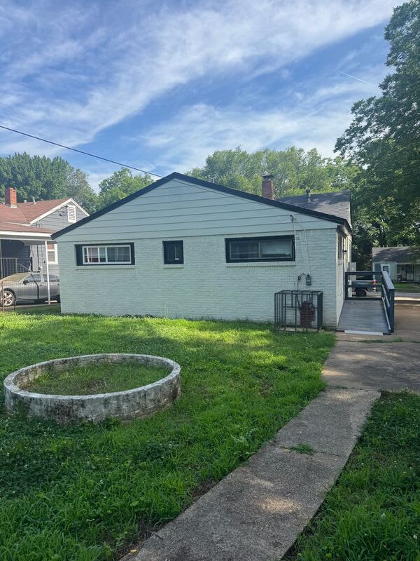 1981 Boyle Ave – photo 3