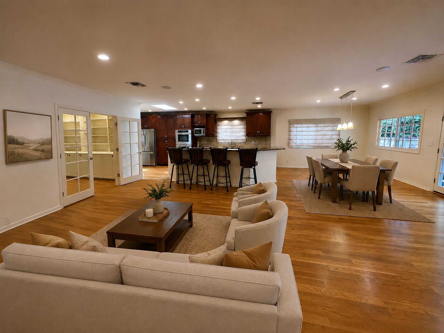 Rare Sherman Oaks Lease 4Beds 3Baths Large Office In A Tree Lined Street With A Large Yard Perfect For Entertaining – photo 4