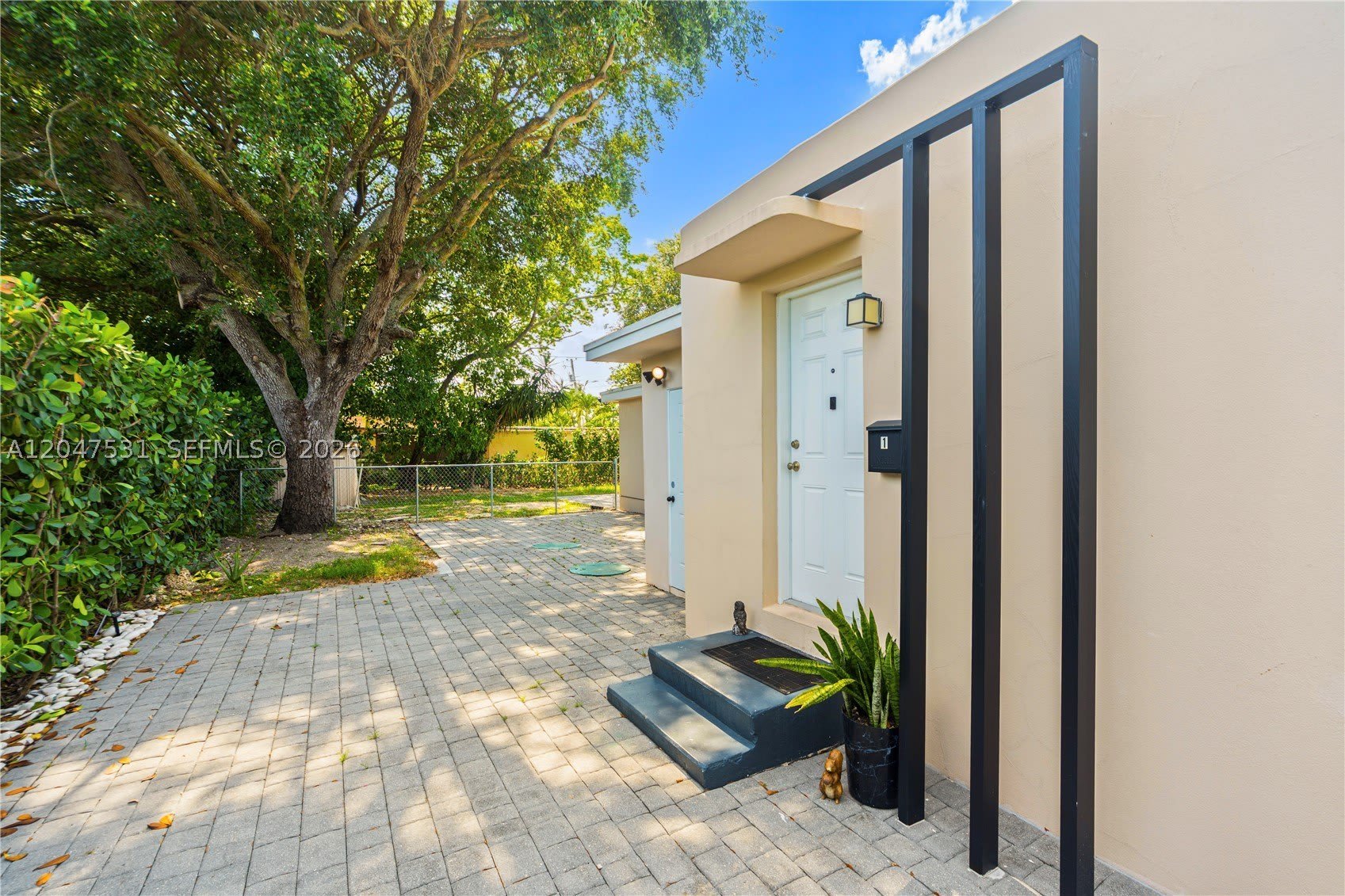 5800 Taylor St – photo 2