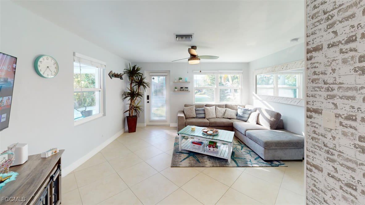 560 E Valley Drive – photo 4