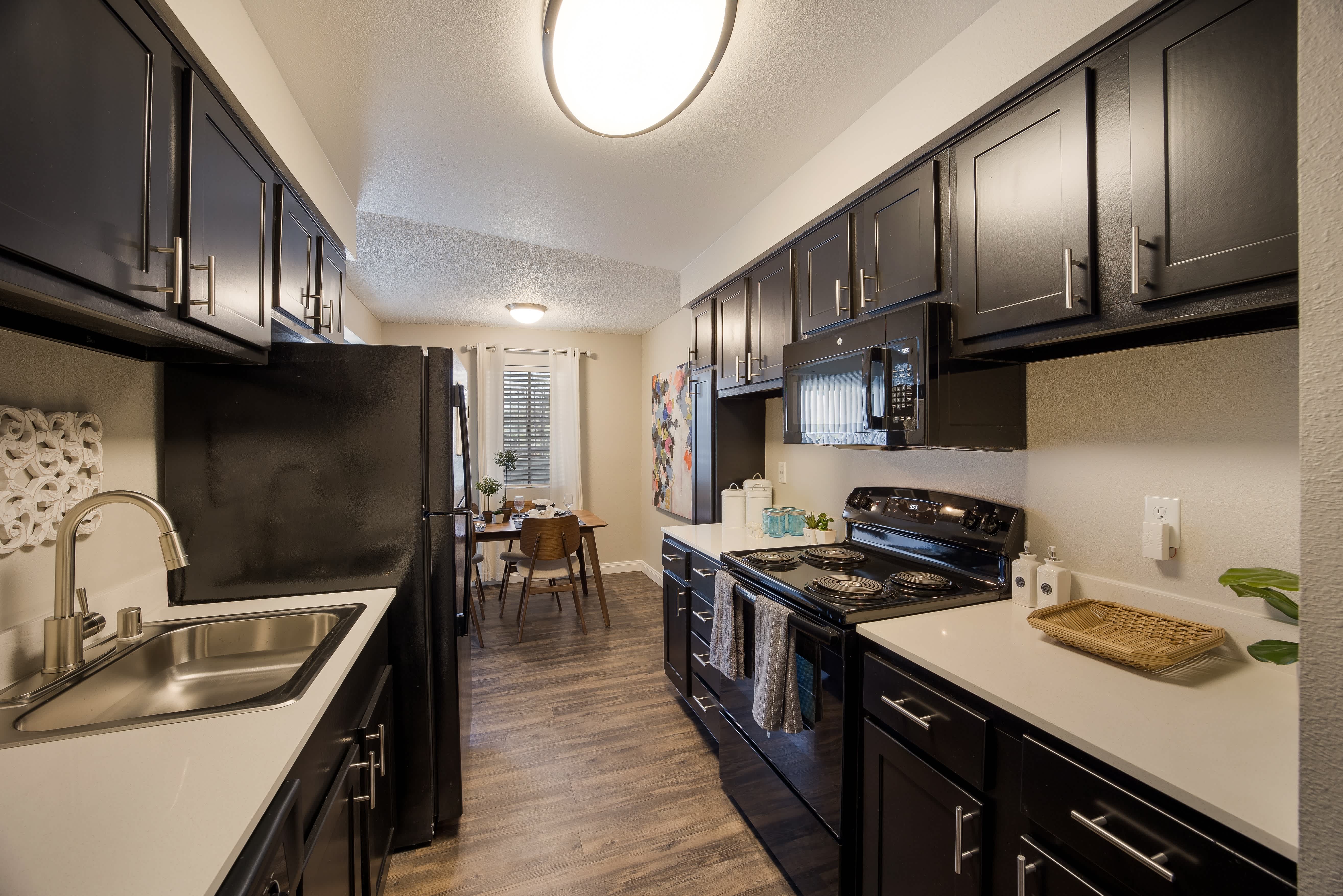 2900 Lux Apartment Homes – photo 3