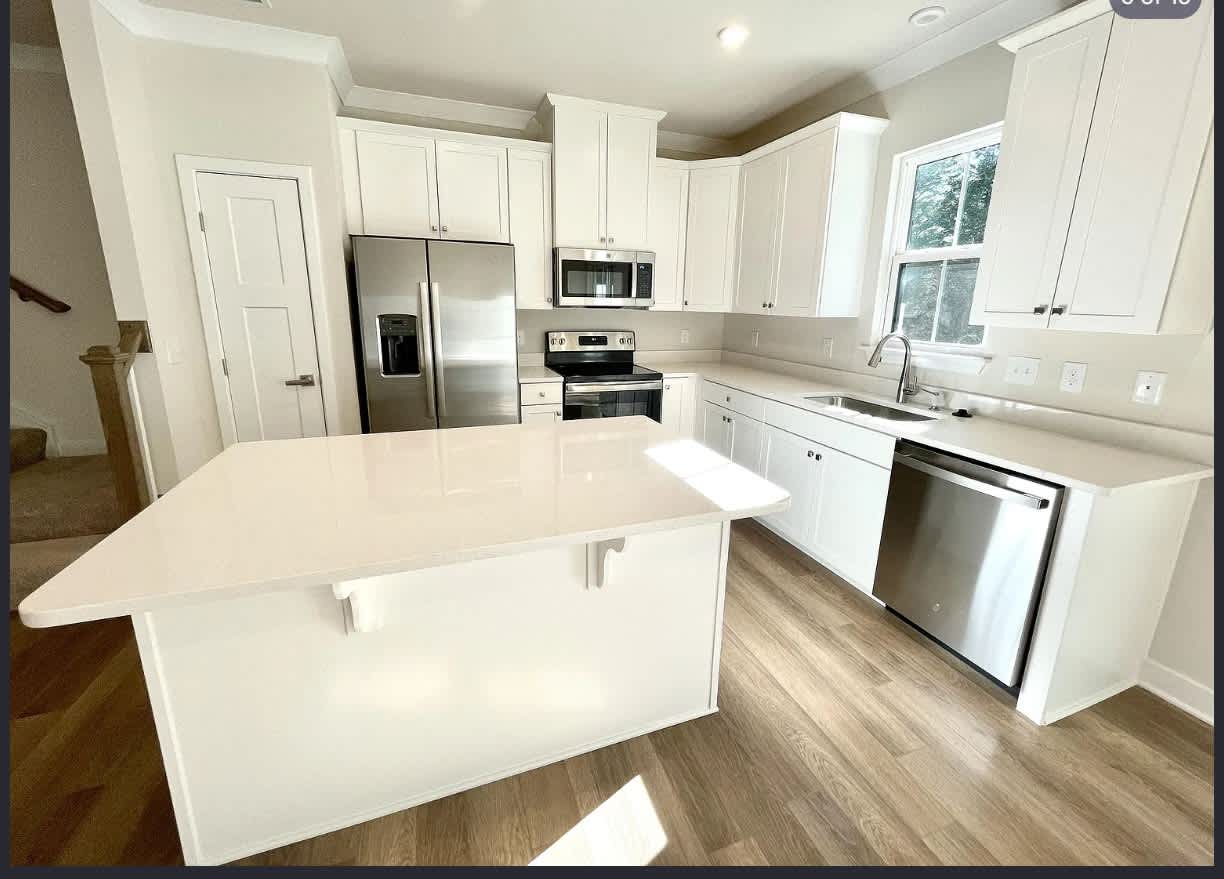 53 Connaught Court – photo 3
