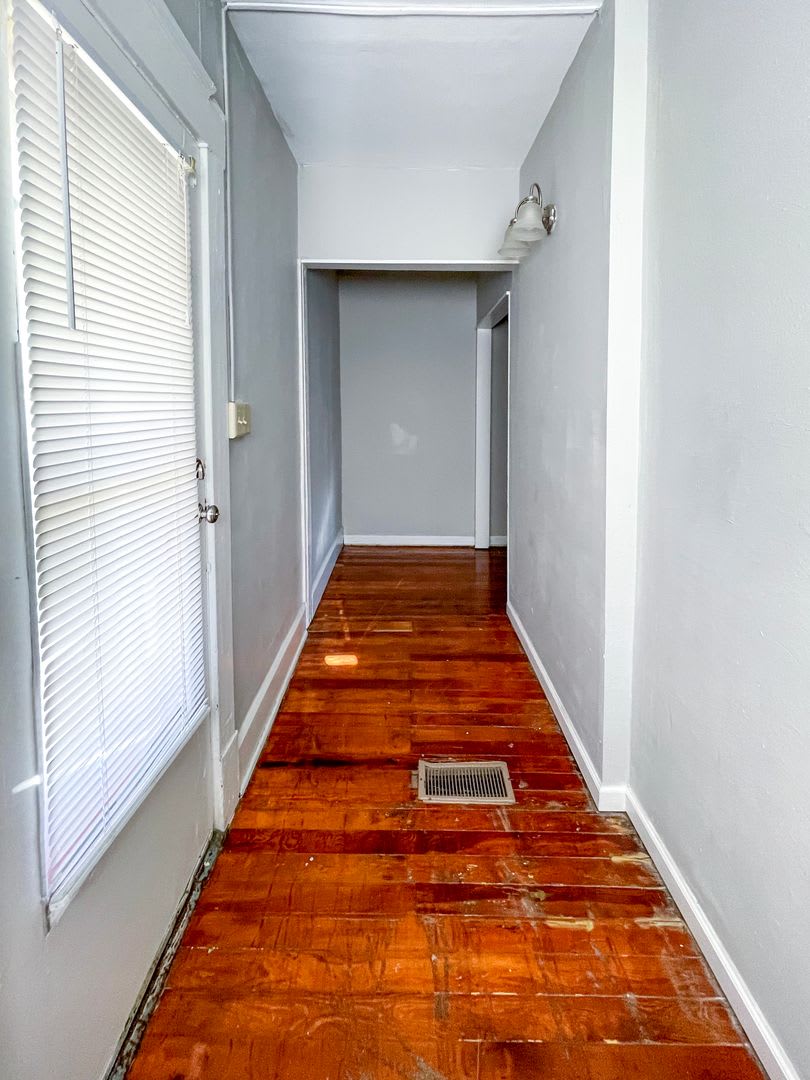 Close to Campus: In-Unit Washer and Dryer – photo 2