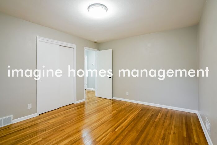 5024 Monroe Street Northeast – photo 5