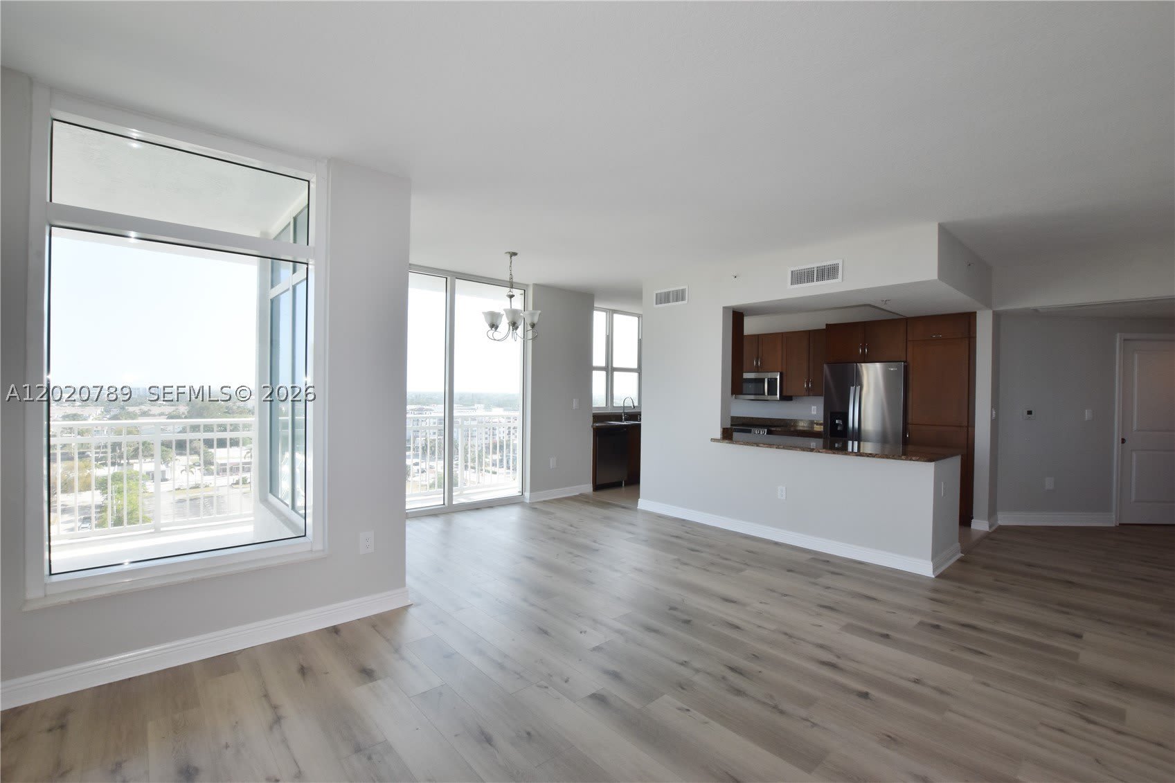 350 N Federal Hwy – photo 2